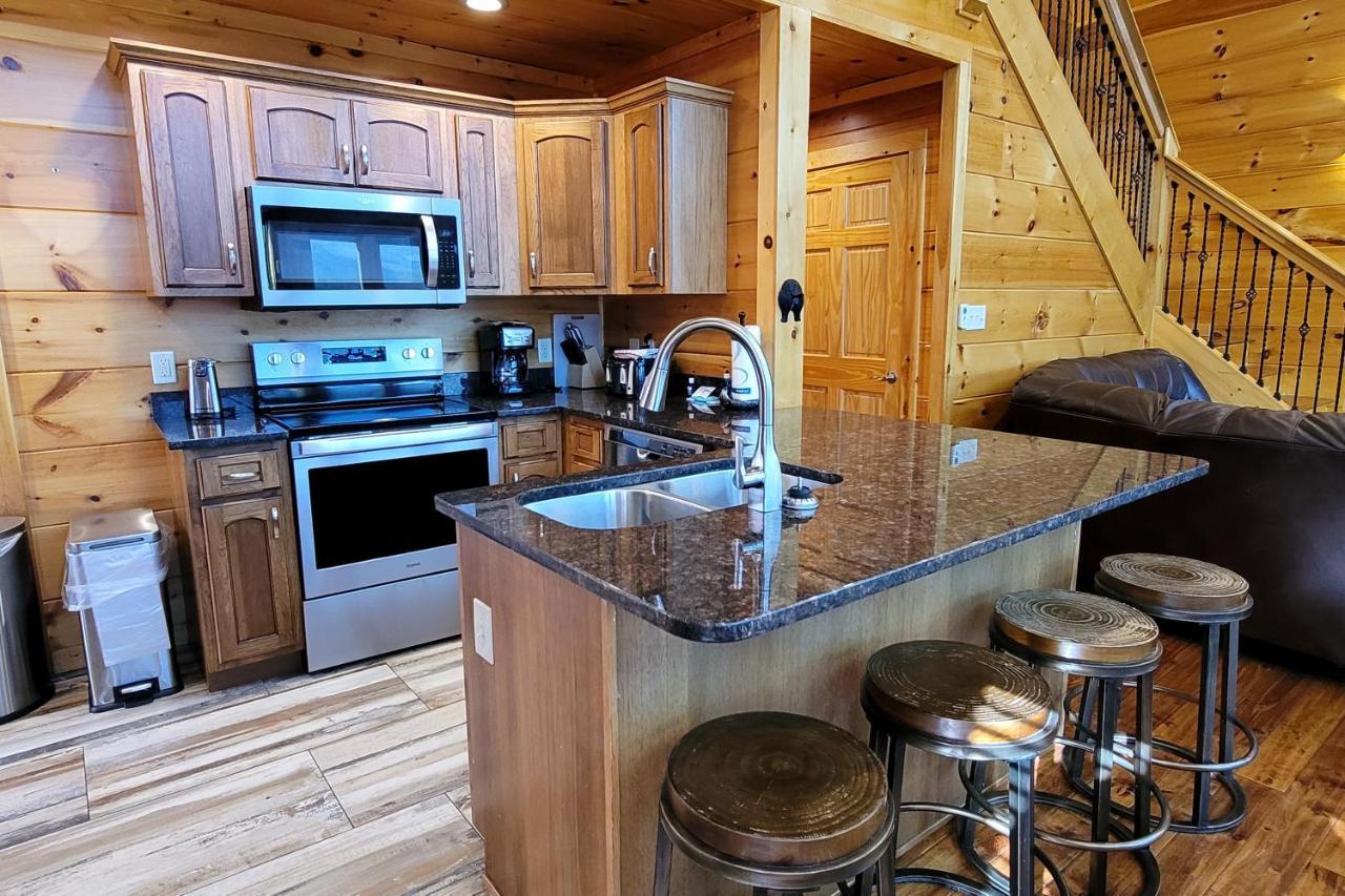 3 Bears Chalet Gatlinburg Exterior photo